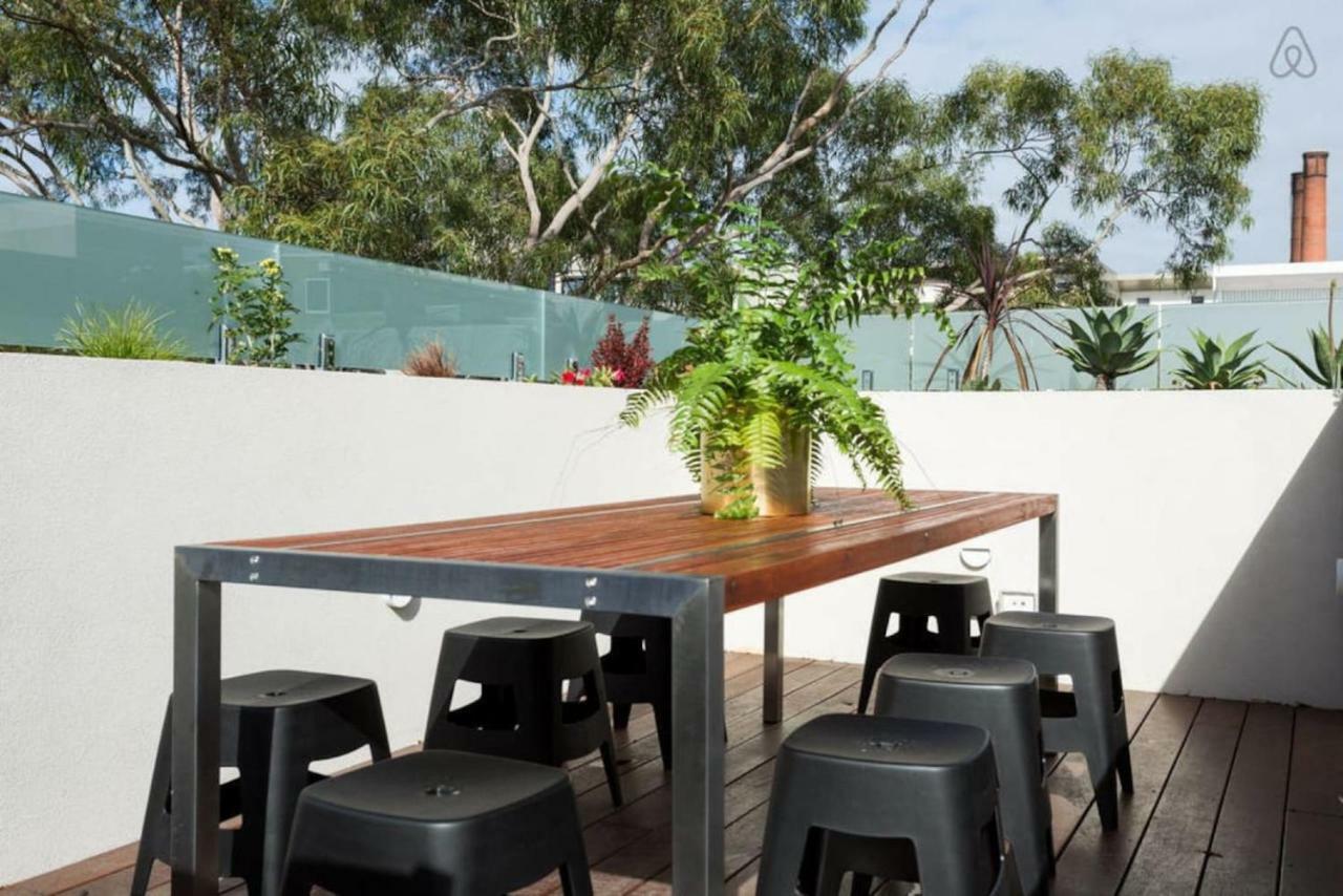 Lola Three Levels Of Style With Rooftop Terrace — Photos 3